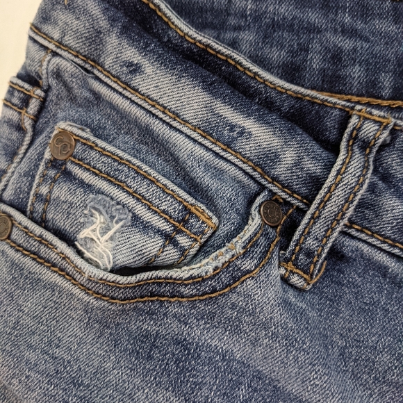 Celebrity Pink Floral Embroidered Boho Ankle Capri - Picture 7 of 10